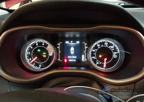 2017 Jeep Cherokee Latitude 4X4 from USA, damaged, VIN 1C4PJMCS0HW602356